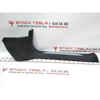 8 门槛饰板 A 柱右下方（带嵌件） Tesla Model S、Model S REST 1030391-00-F